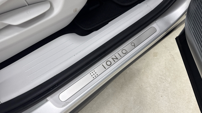 Hyundai IONIQ 9 314kW Calligraphy 110kWh 5dr AWD Auto Electric Estate - Image 35